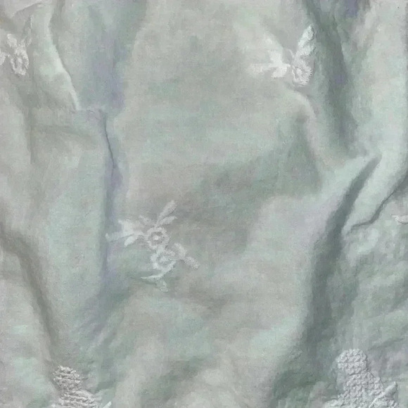 Caution to the Wind white lace halter tank - Picture 3 of 7